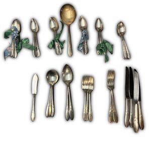 Vintage Oneida Community Silverplate Flatware - 42 Piece Set